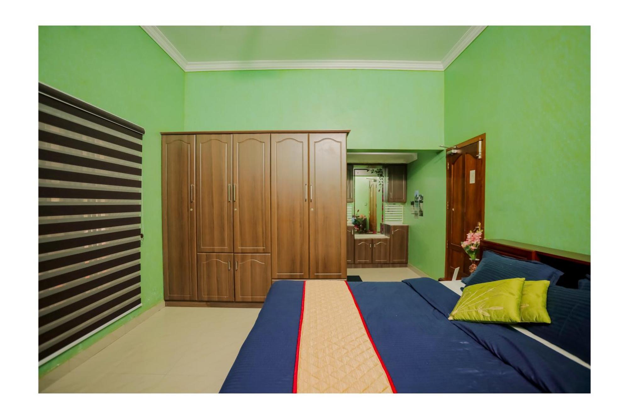 Gilead Holliday Hotel Tāmarakulam Exterior photo