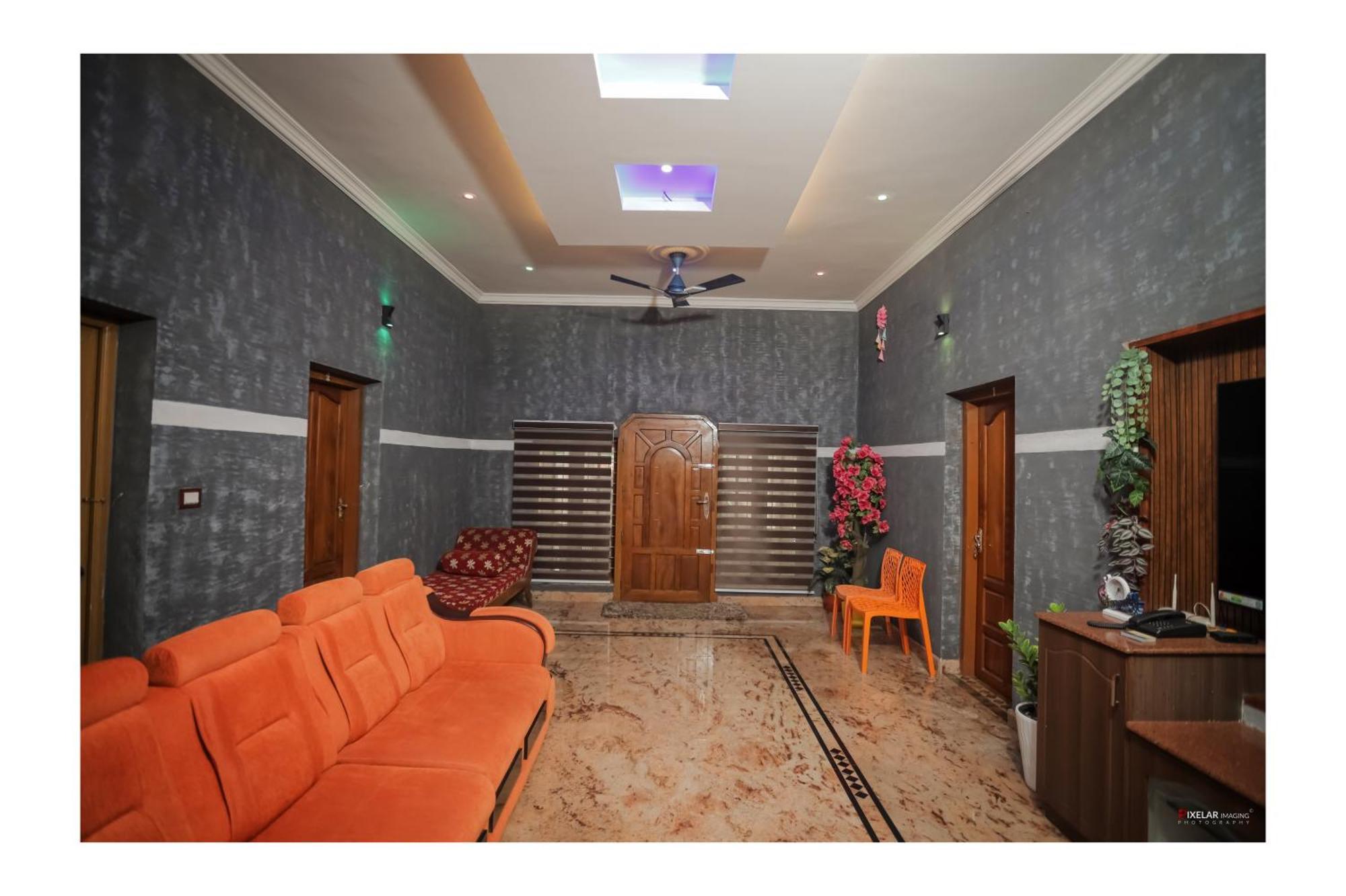 Gilead Holliday Hotel Tāmarakulam Exterior photo